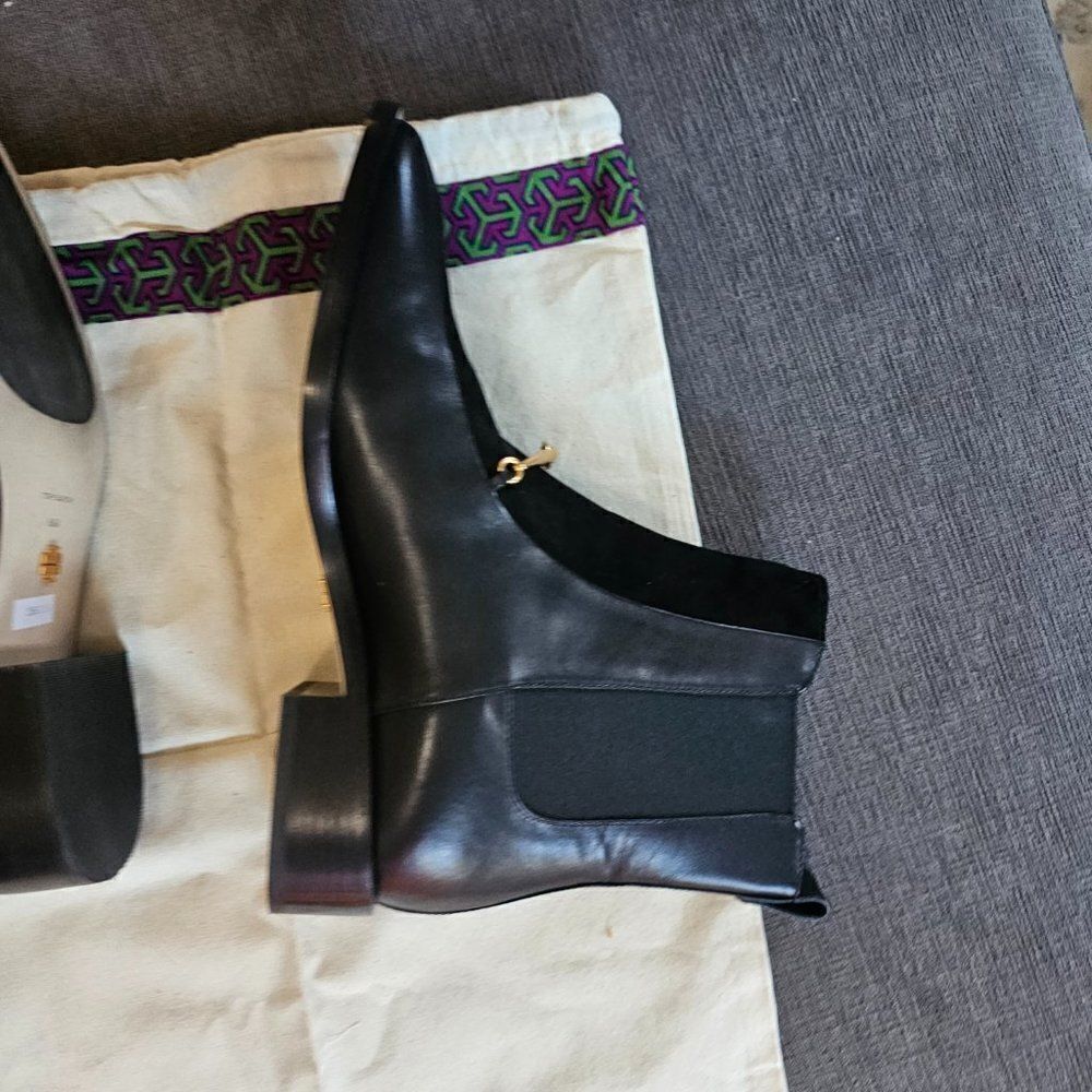 Tory Burch Women's Black Equestrian Link Chelsea Ankle Boots Size 8.5(M) - Picture 5 of 13
